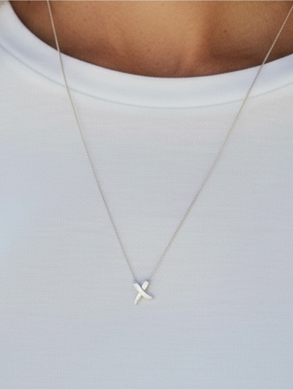 Tiffany & Co. Paloma Picasso Sterling Silver "X" Kiss Pendant Necklace 16" - Picture 9 of 11
